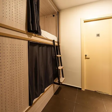Gg Hostel *
